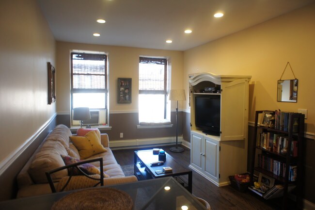 Building Photo - 654 Saint Marks Ave