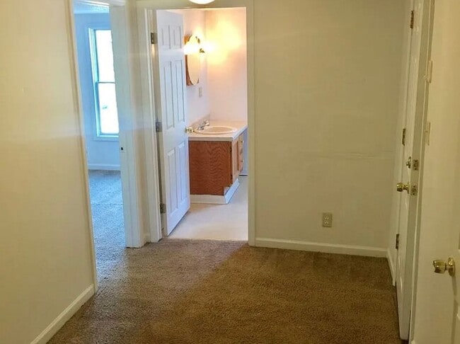 Building Photo - 108 N Hamilton St