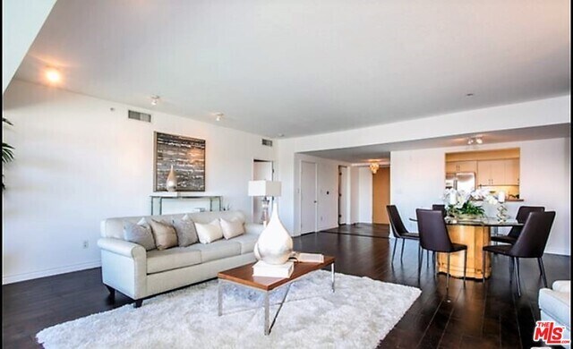 Building Photo - 13600 Marina Pointe Dr