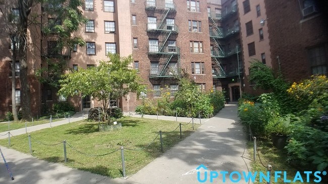 Building Photo - 625 Allerton Ave