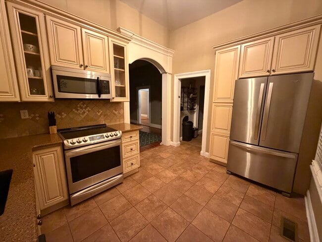 Shared Kitchen - 619 3rd Ave