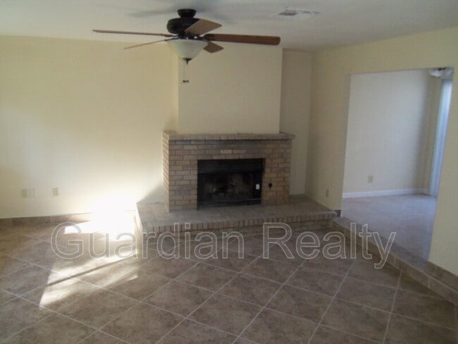 Building Photo - 2639 Jacyra Ave