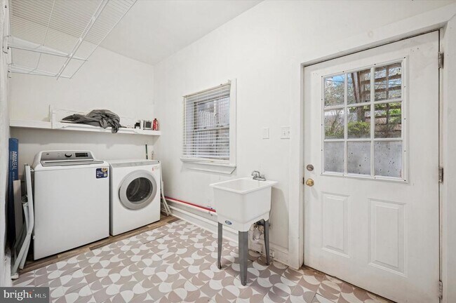 Foto del edificio - 4645 Umbria St