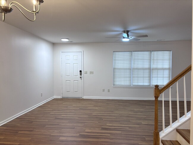 Building Photo - 8024 River Gold Ln