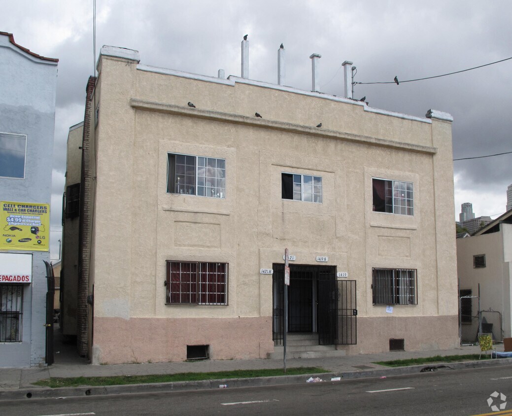 Building Photo - 1419-1421 1/2 W 11th St