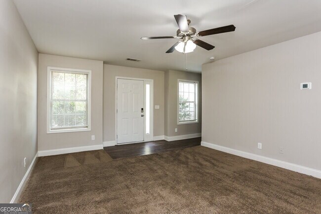 Foto del edificio - 113 Colony Park Ln