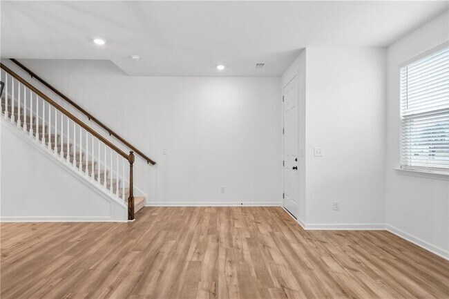 Foto del edificio - 1637 Winpost Ln NW