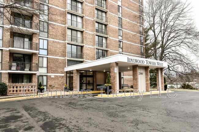 Foto del edificio - 2300 Pimmit Dr