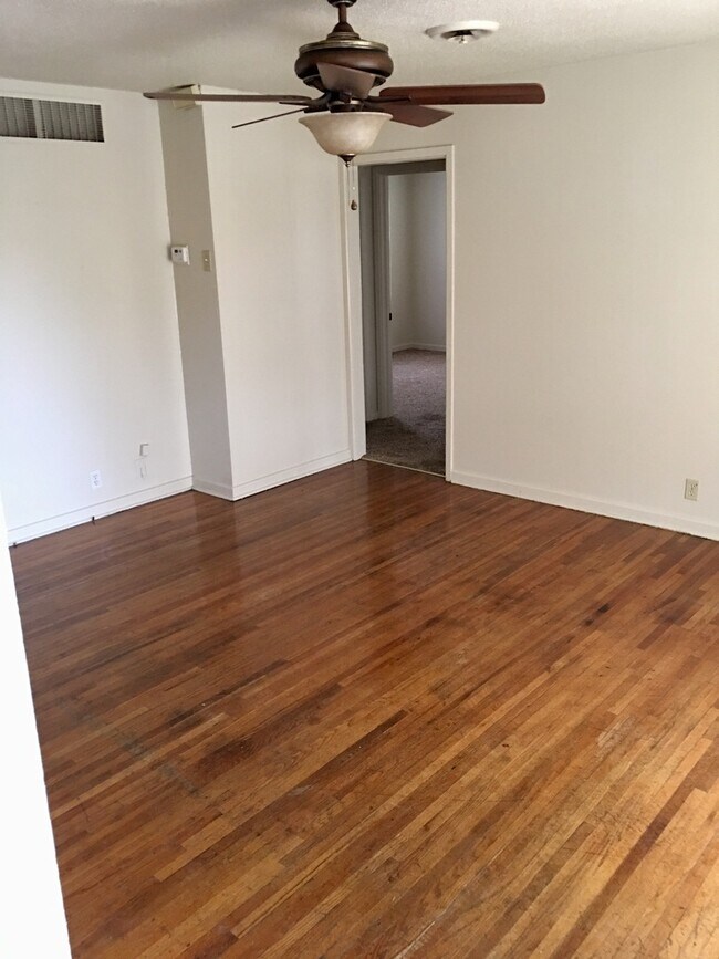Foto del edificio - 2214 S Glenn Ave