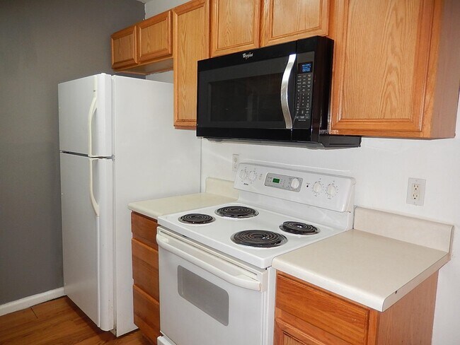 Foto del edificio - 595 Fulton Rd