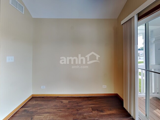 Foto del edificio - 617 Lincoln Station Dr