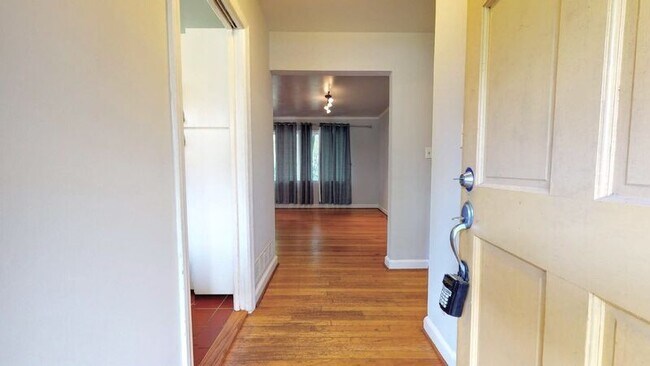 Building Photo - 5100 Wickham Rd