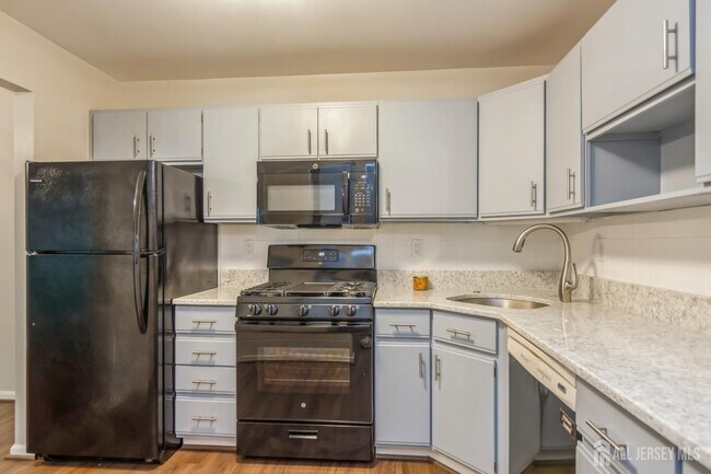 Building Photo - 1801 Tanglewood Ct