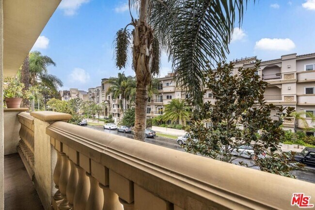 Foto del edificio - 123 S Clark Dr