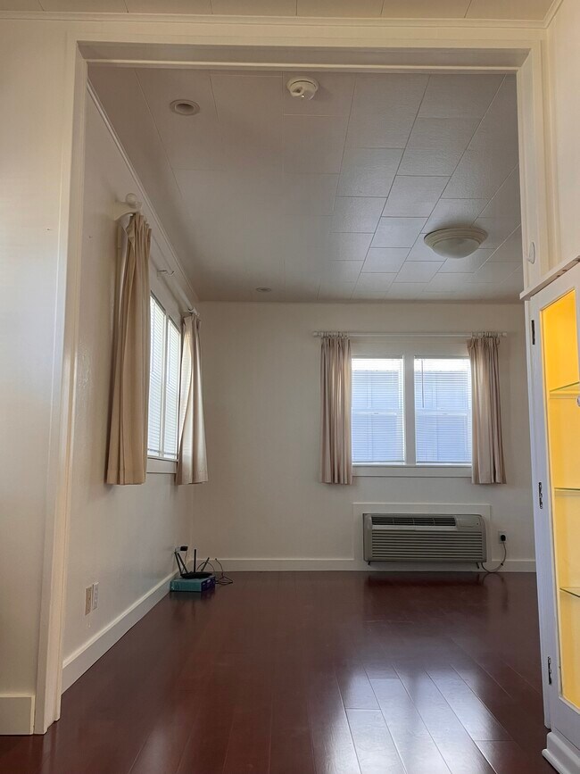 Foto del edificio - 118 E Chelan Ave