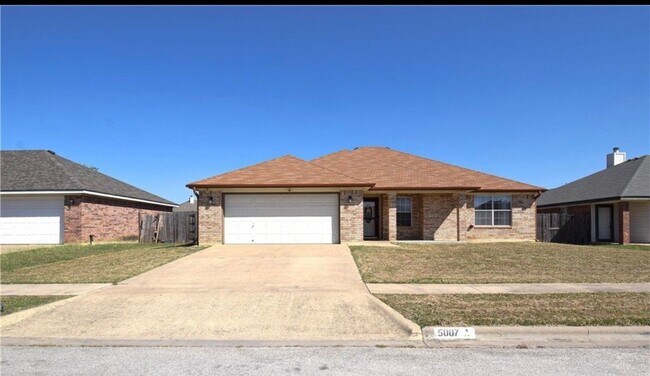 Foto del edificio - 5007 Morning Star Ln