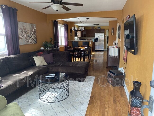 Building Photo - 3195 Fenton St