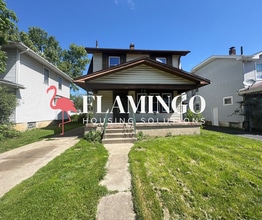 Building Photo - 317 Fernwood Ave