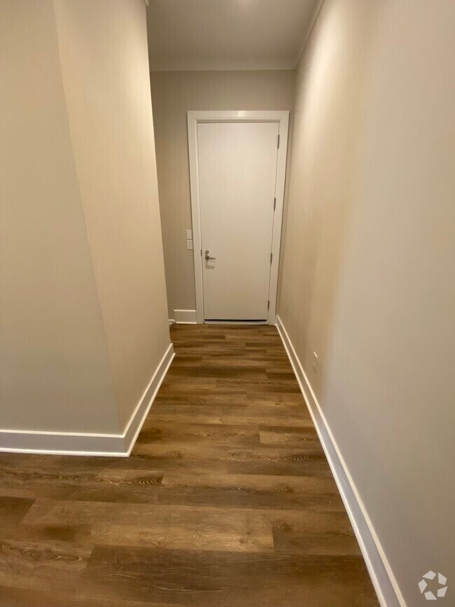 Building Photo - 1221 Bower Pky