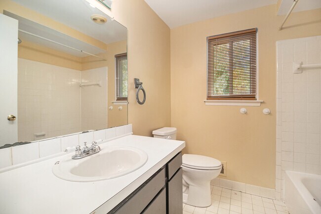 Foto del edificio - 5836 New Meadow Dr