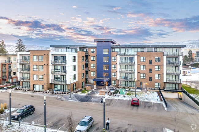 Building Photo - Legacy Square