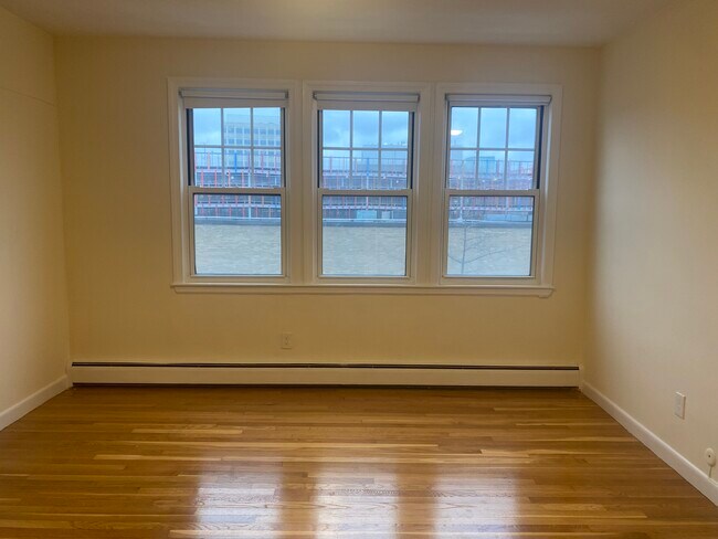 Foto del edificio - 172 N Beacon St