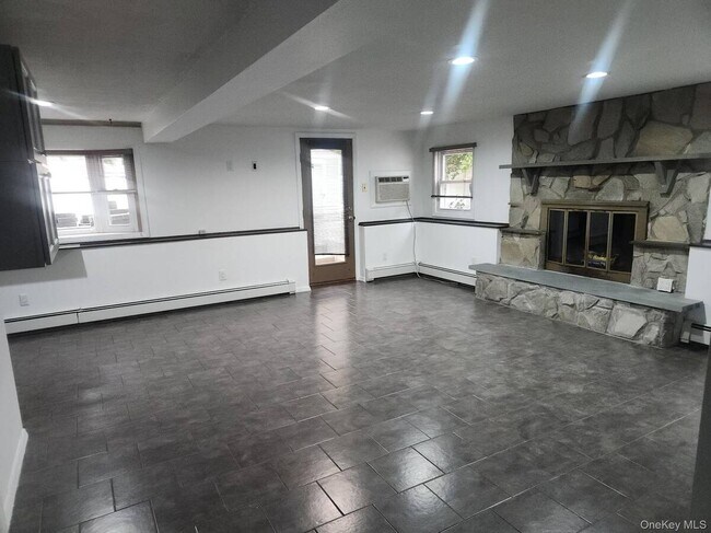 Foto del edificio - 147 Connetquot Rd