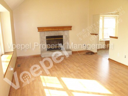 Building Photo - 812 NE Bristol Dr
