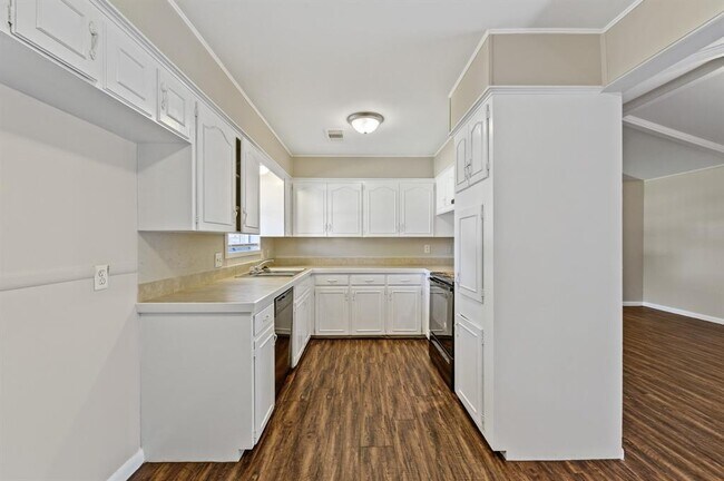 Building Photo - 7730 Arrowhead Ln