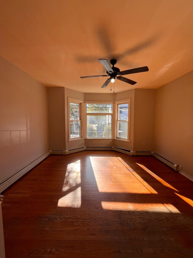 Foto del edificio - 104 Claremont Ave