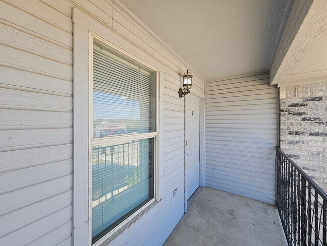 Building Photo - 1108 Circle M Dr