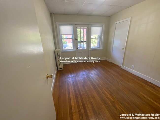 Building Photo - 107 Gordon St