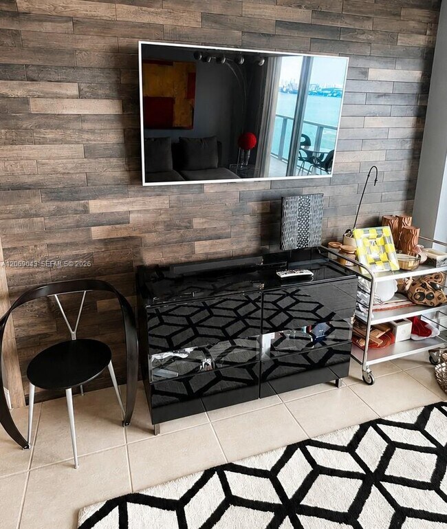 Building Photo - 1155 Brickell Bay Dr