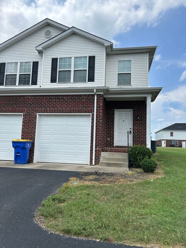 Foto principal - 243 Moss View St