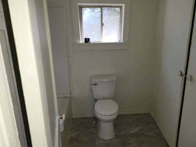 Building Photo - 299 Co Rd 111