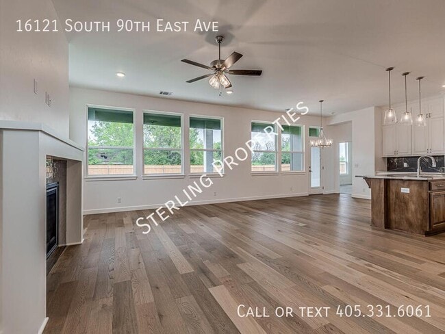 Building Photo - 16121 S 90th East Ave