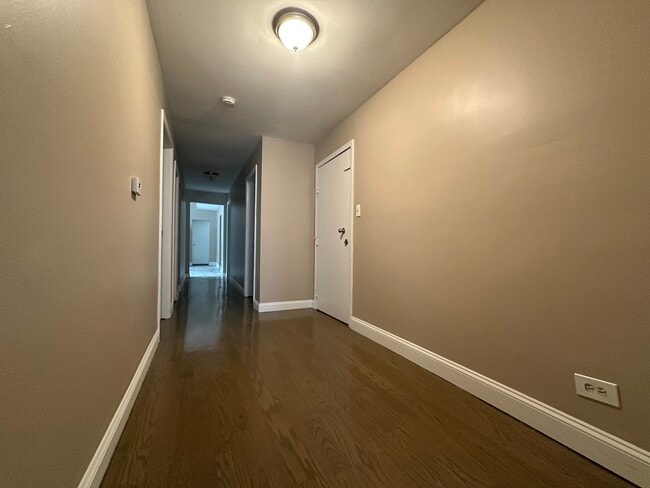 Foto del edificio - 4918 N Troy St