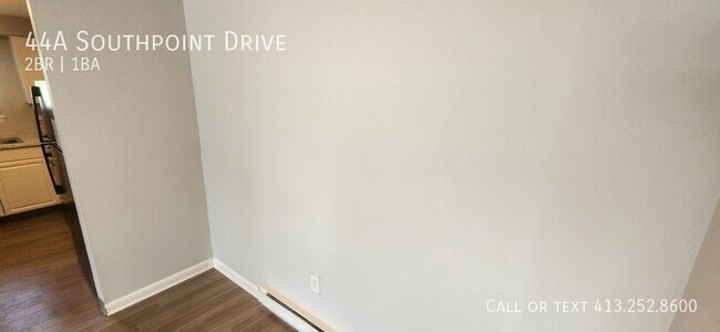 Foto del edificio - 44 Southpoint Dr