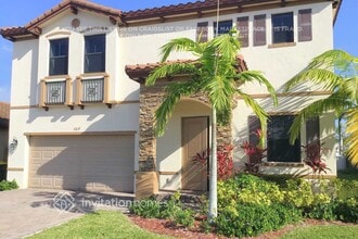 Building Photo - 2637 SE 1st St