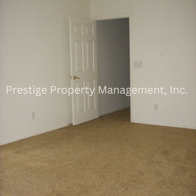 Building Photo - Beautiful Home with 3 Car Garage in Sonora...