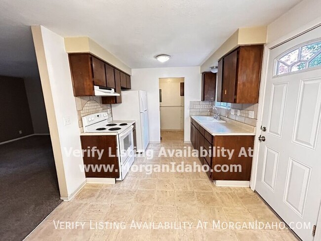 Building Photo - 4720 Freemont-