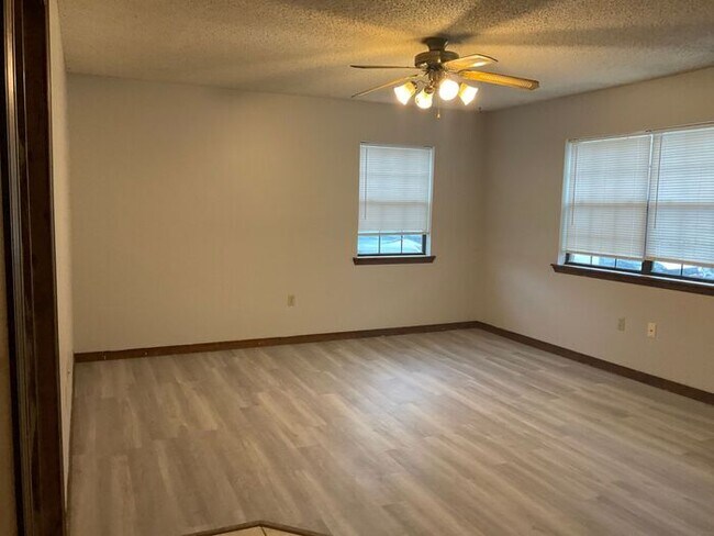 Building Photo - Coming Soon 2090 Keathley #6