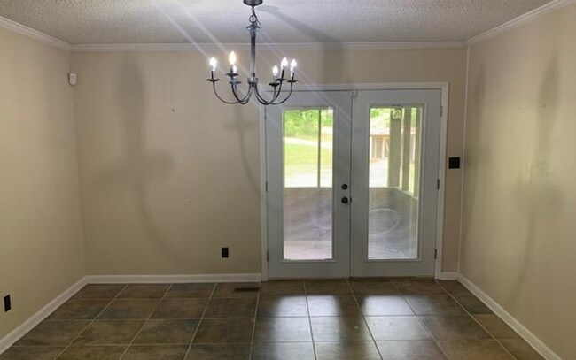 Foto del edificio - 1461 Old Rocky Ridge Rd