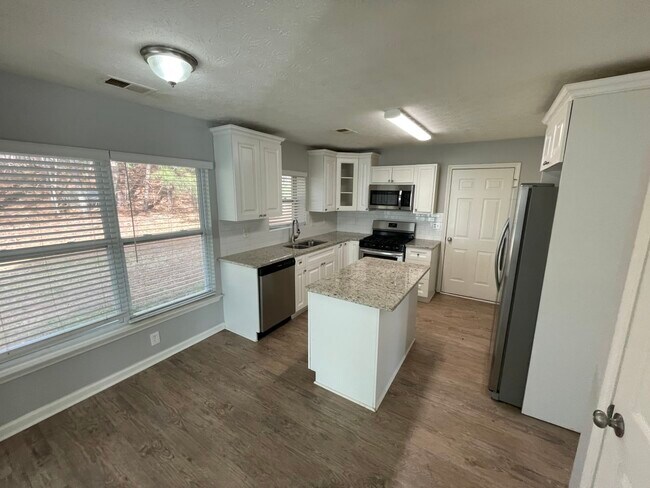 Building Photo - 5524 Somer Mill Rd