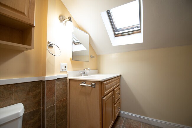 Building Photo - 20 Ellery St