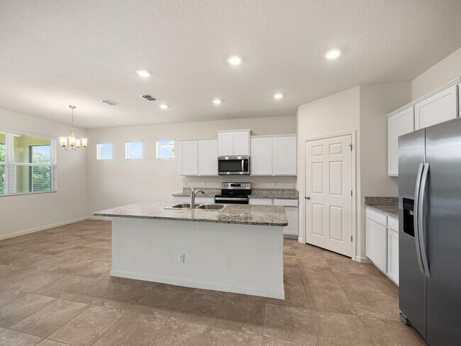 Building Photo - 10553 SW Toren Wy