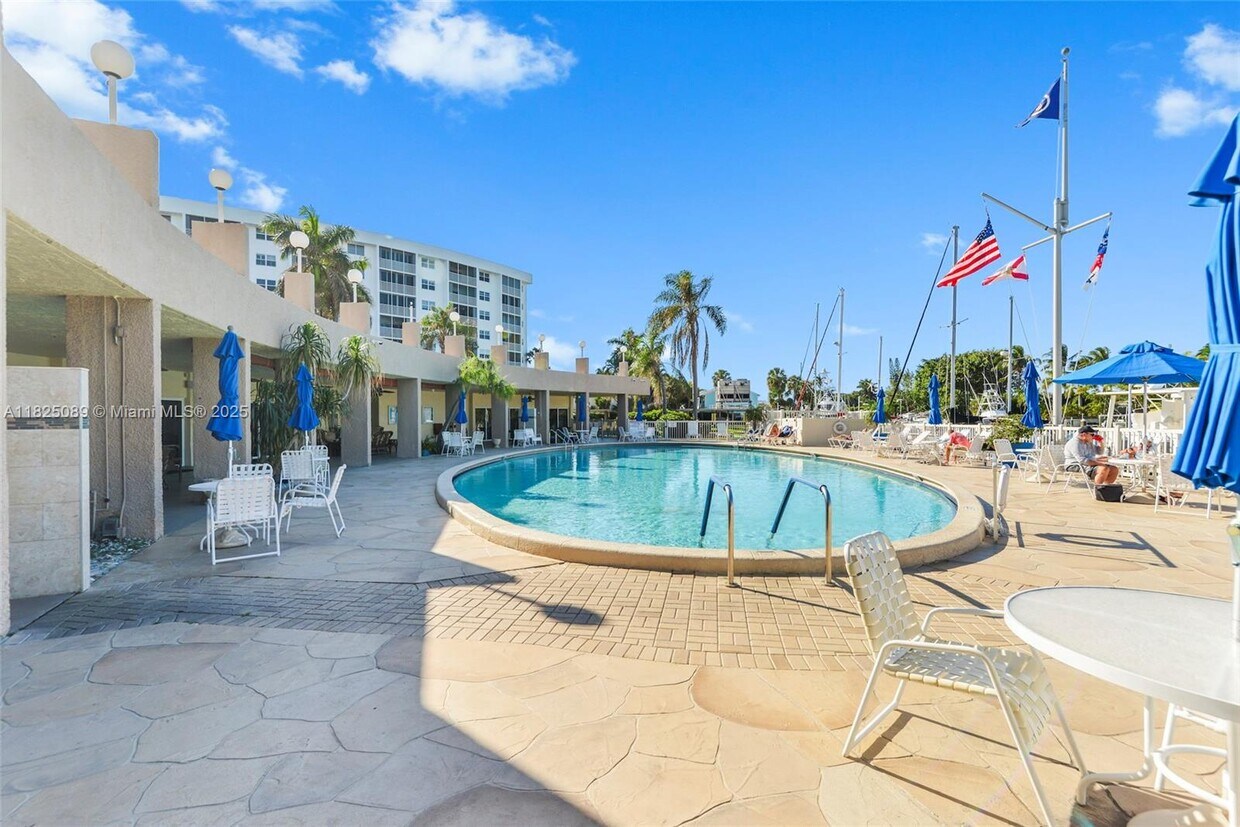 Foto principal - 2731 NE 14th Street Causeway