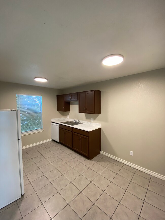 Kitchen - 205 Erby Ave