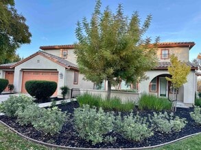 Building Photo - 372 S Caballo St