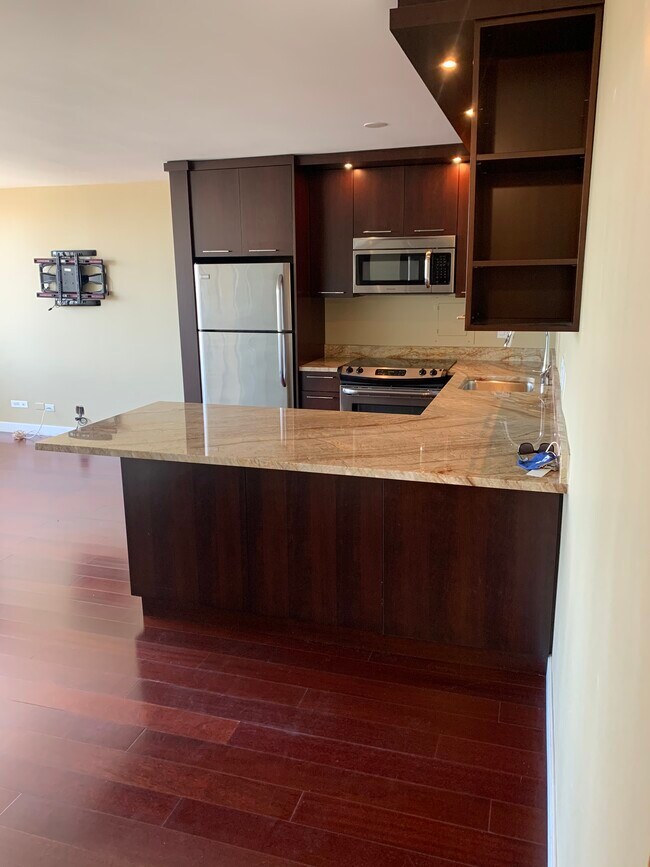 Building Photo - 2754 N Hampden Ct